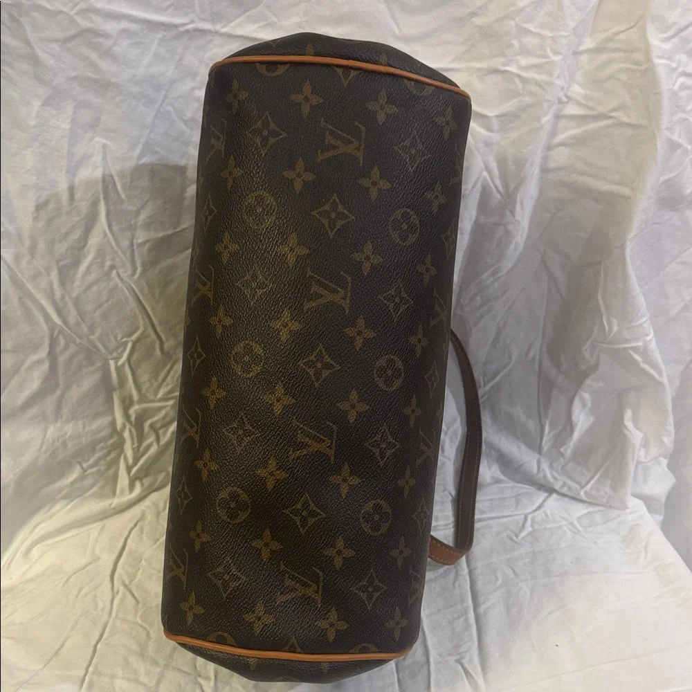 Louis Vuitton Montorgueil PM Monogram Shoulder Bag - Picture 10 of 13